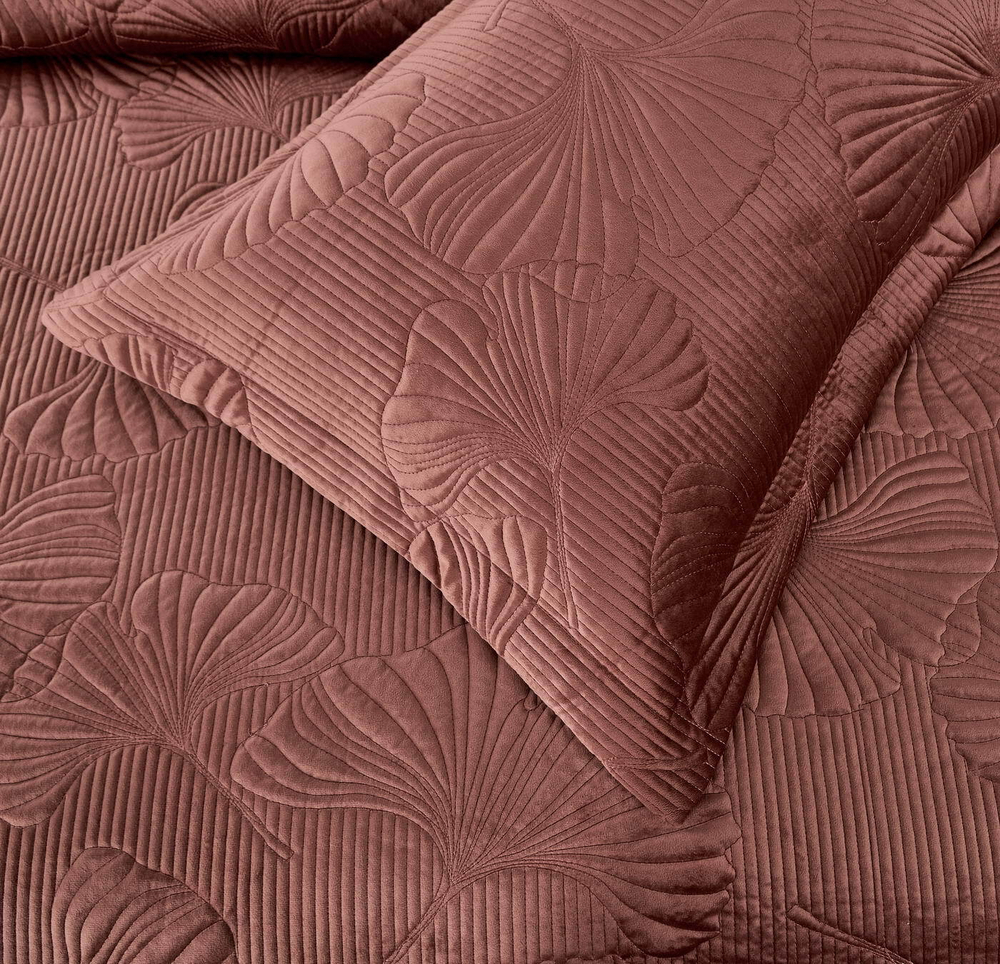 Покрывало 240x260 Sofi De MarkO Бенита цвета марсалы