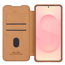 Кожаный чехол книжка коричневого цвета от Nillkin для смартфона Samsung Galaxy S25 Edge, серия Qin Pro Leather с сдвижной защитной шторкой для камеры