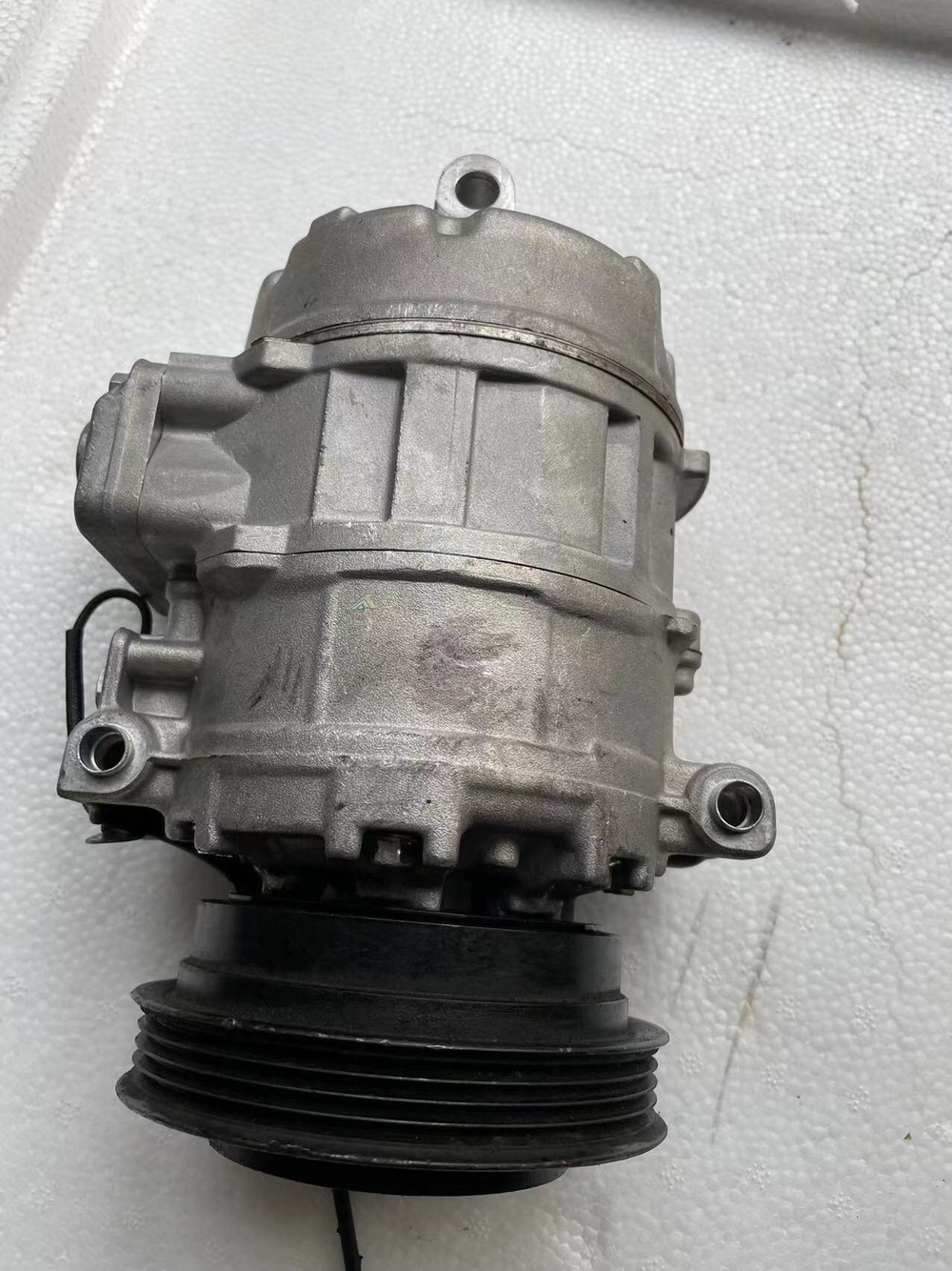 Компрессор кондиционера Volkswagen Passat B5/Bora/Polo/Jetta/Skoda