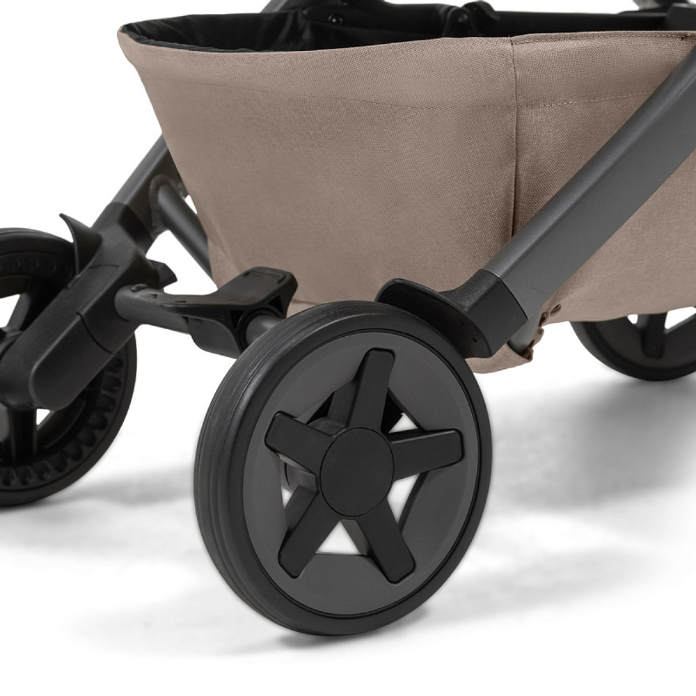 Детская прогулочная коляска Joolz Aer 2 с бампером и реверсивным блоком Sandy Taupe