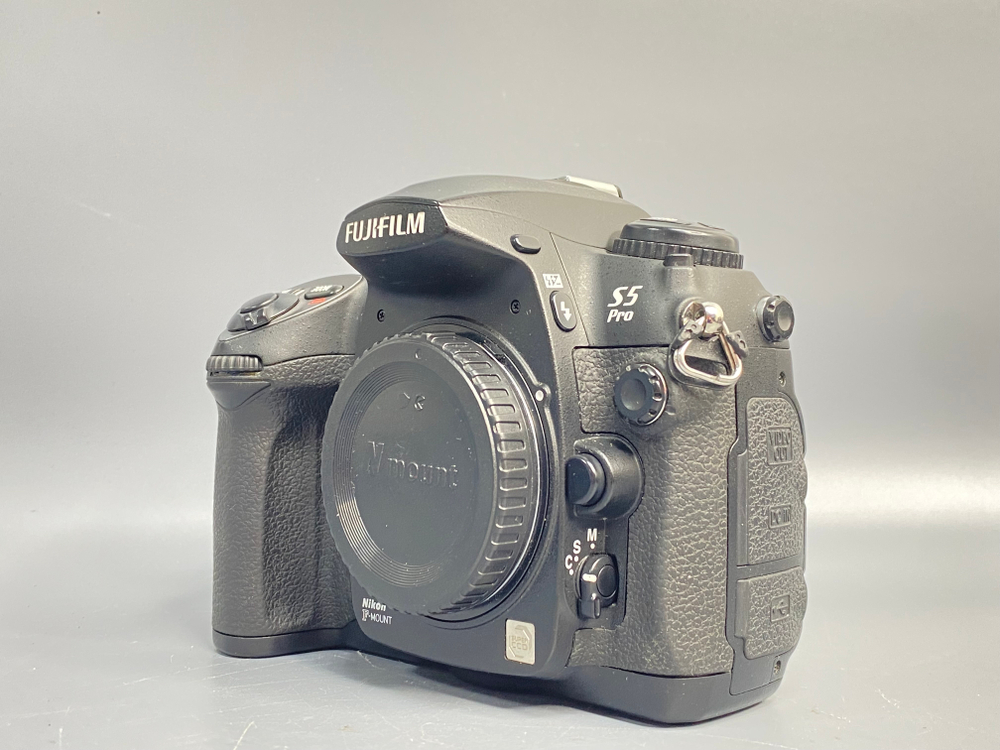 FujiFilm FinePix S5 Pro