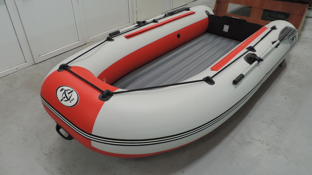 Лодка ПВХ COMPAS 325E