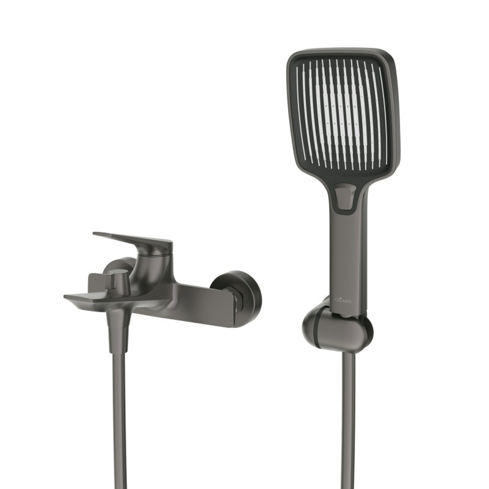 Смеситель для ванны и душа в комплекте с ручным душем, шлангом и держателем CEZARES LINER-VD-GM