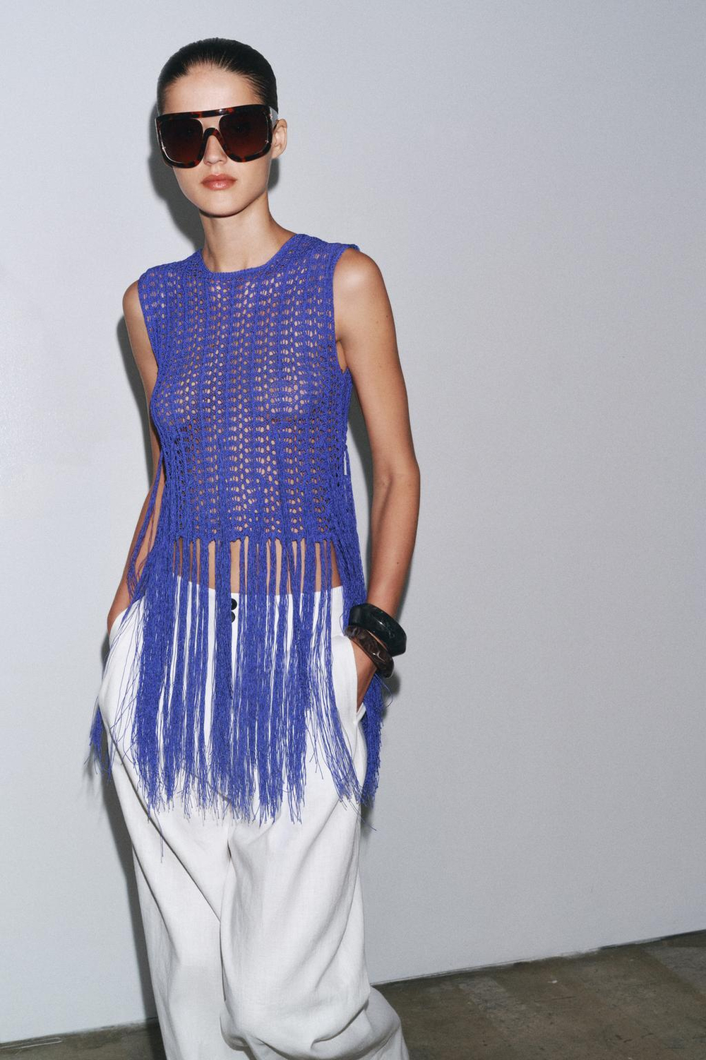 ZARA ТРИКОТАЖНЫЙ ТОП ИЗ КРУЖЕВА КРОШЕ С БАХРОМОЙ, СИНИЙ