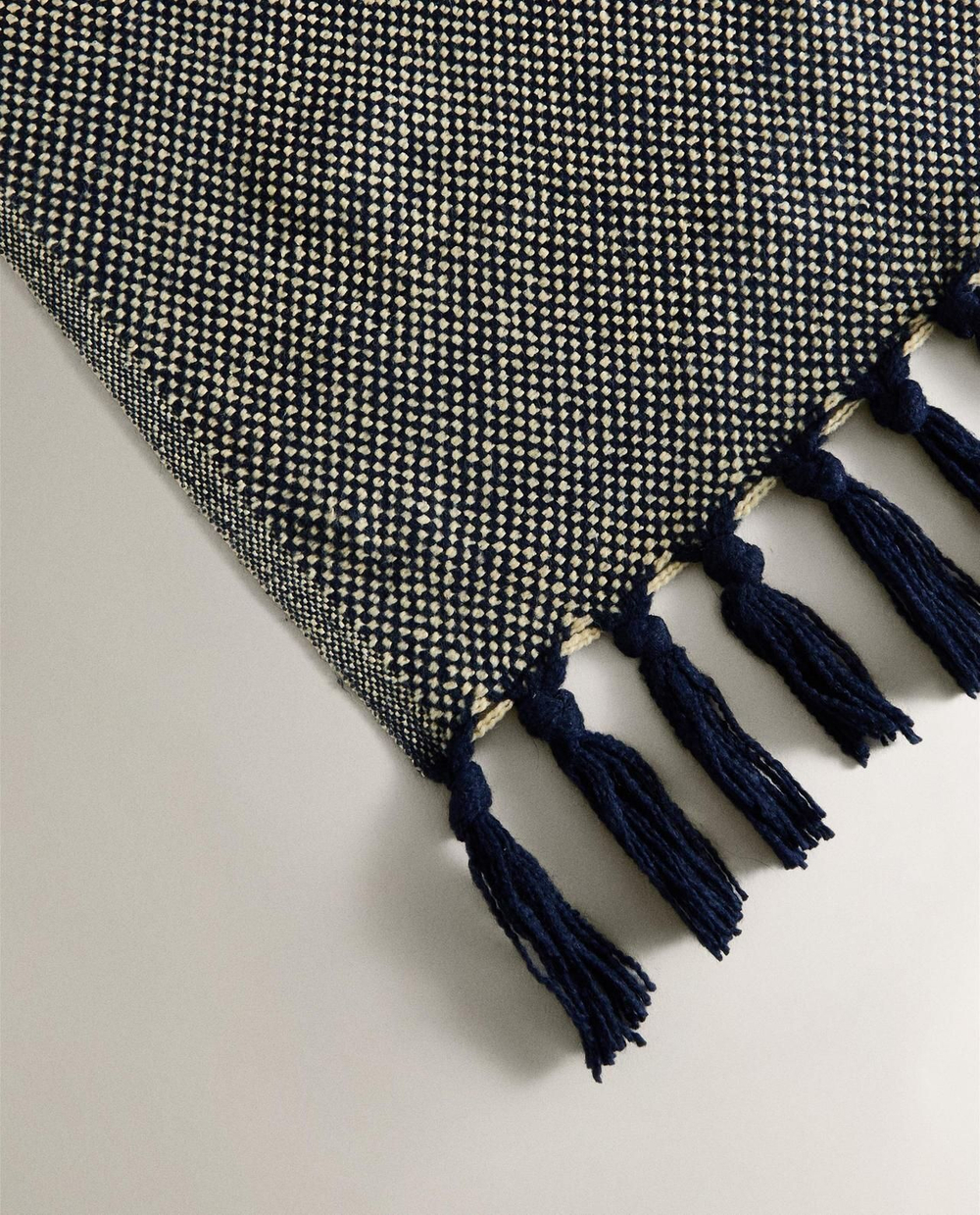 Zara Home - Плед с бахромой, синий, 140x190 см