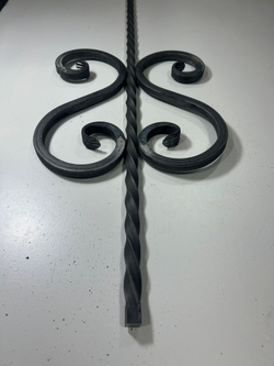 Кованый элемент волюта 130х330мм квадрат полнотелый 14х14мм