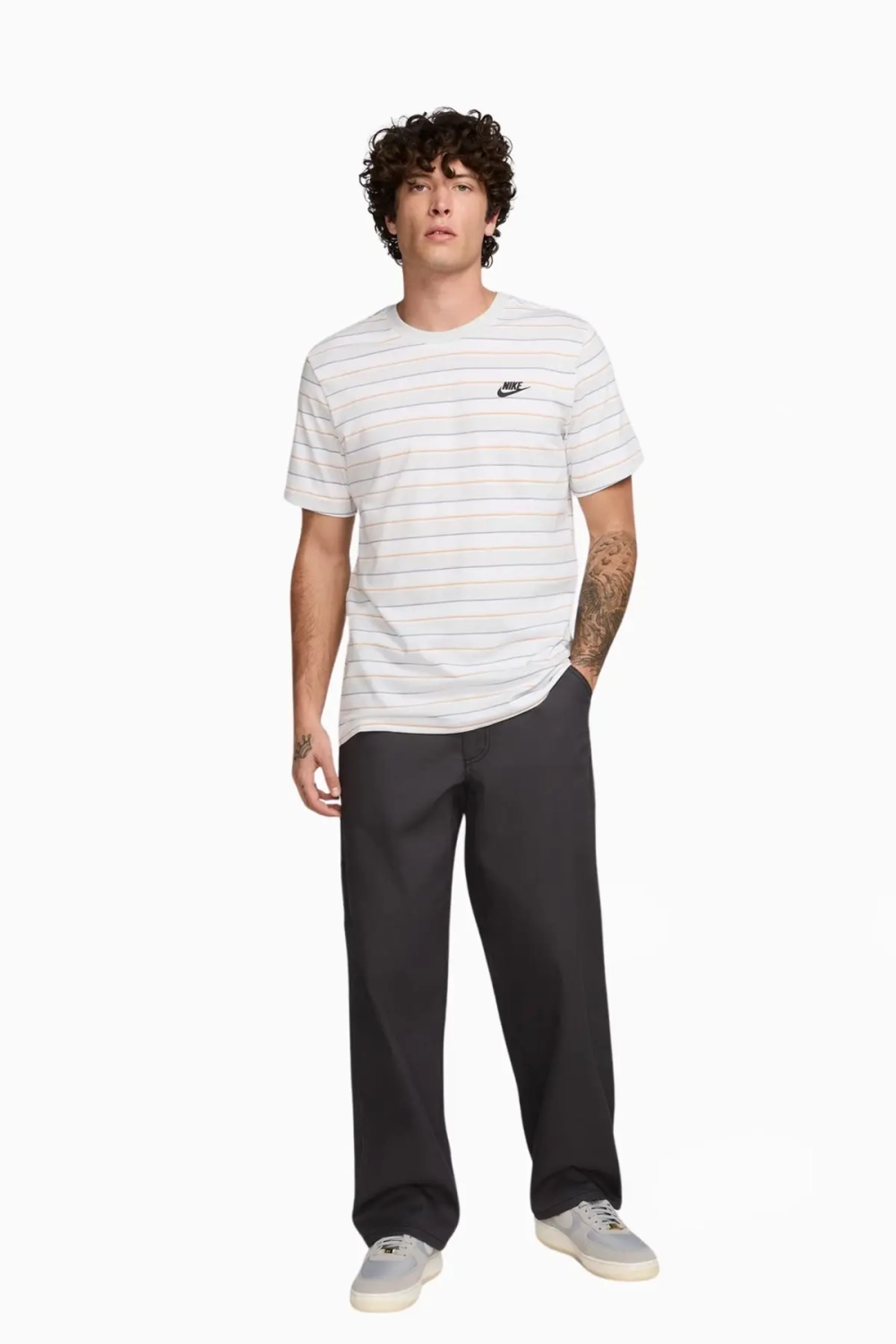 Футболка Nike Sportswear Club - белый