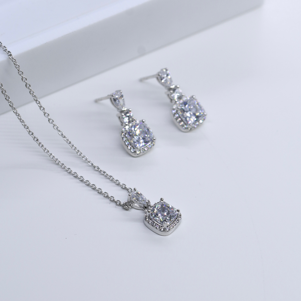 Подарочный комплект Morellato: серьги и колье Tesori