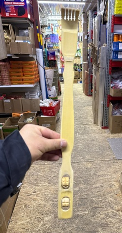 Чесалка деревянная