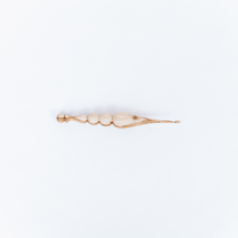 Деревянный крючок для вязания из сибирского кедра 10 мм. K191