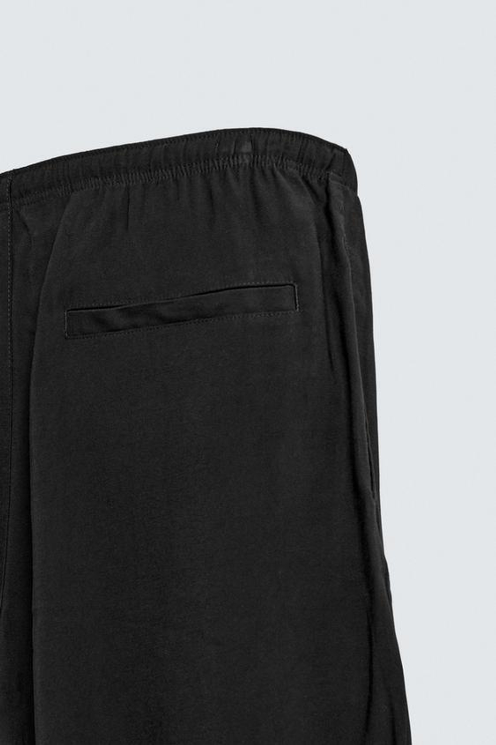 ZARA СТРУЯЩИЕСЯ БРЮКИ RELAXED FIT, ЧЕРНЫЙ