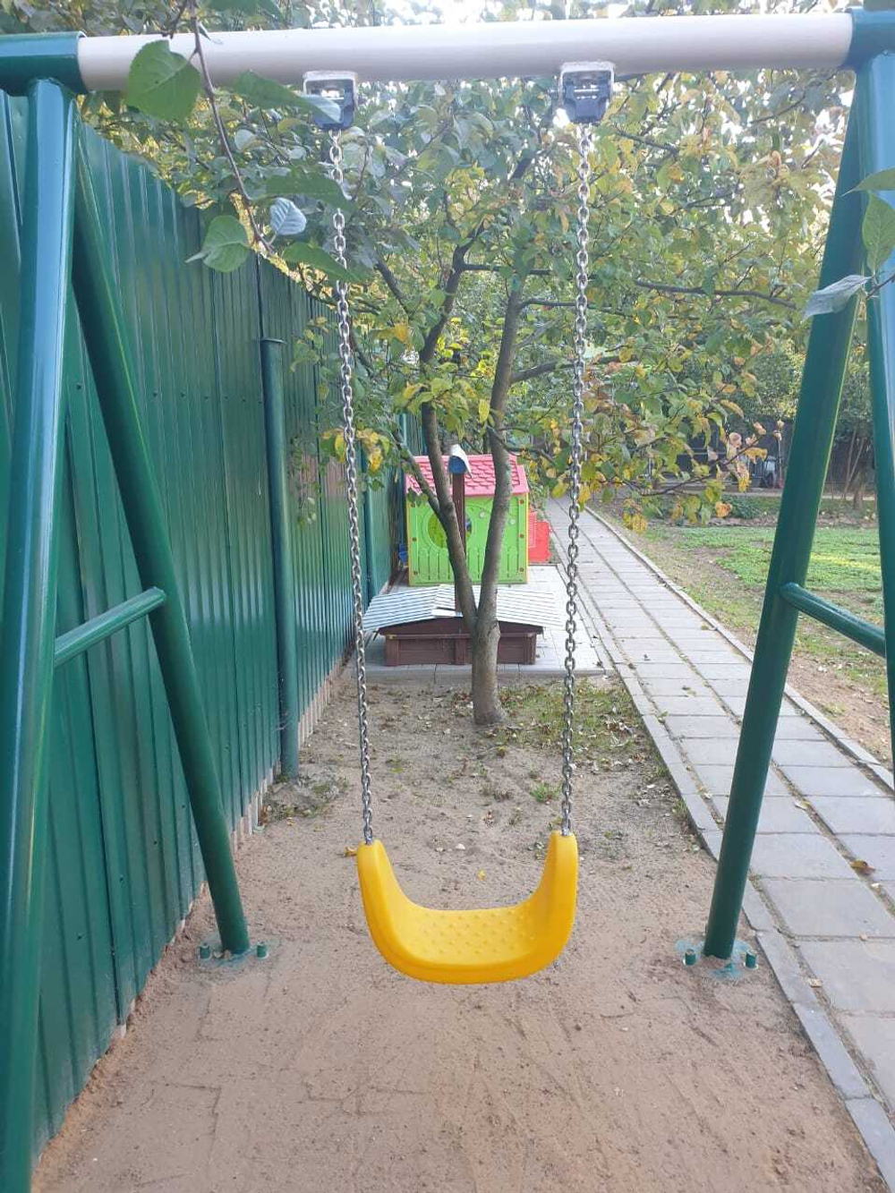 Уличные детские качели