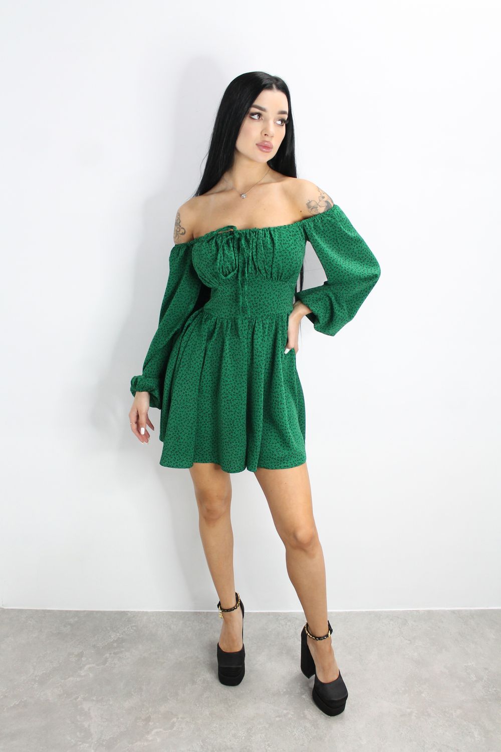 Платье By Style Janetta короткое с длинными рукавами на молнии сзади\Зеленый оптом