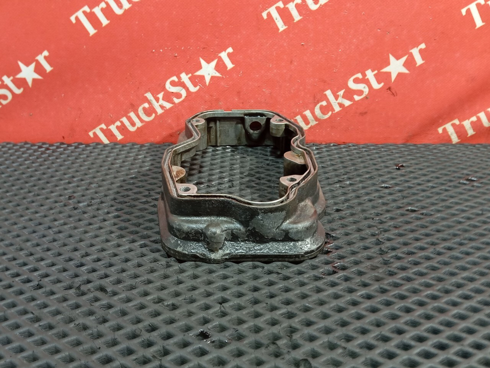 Проставка клапанной крышки