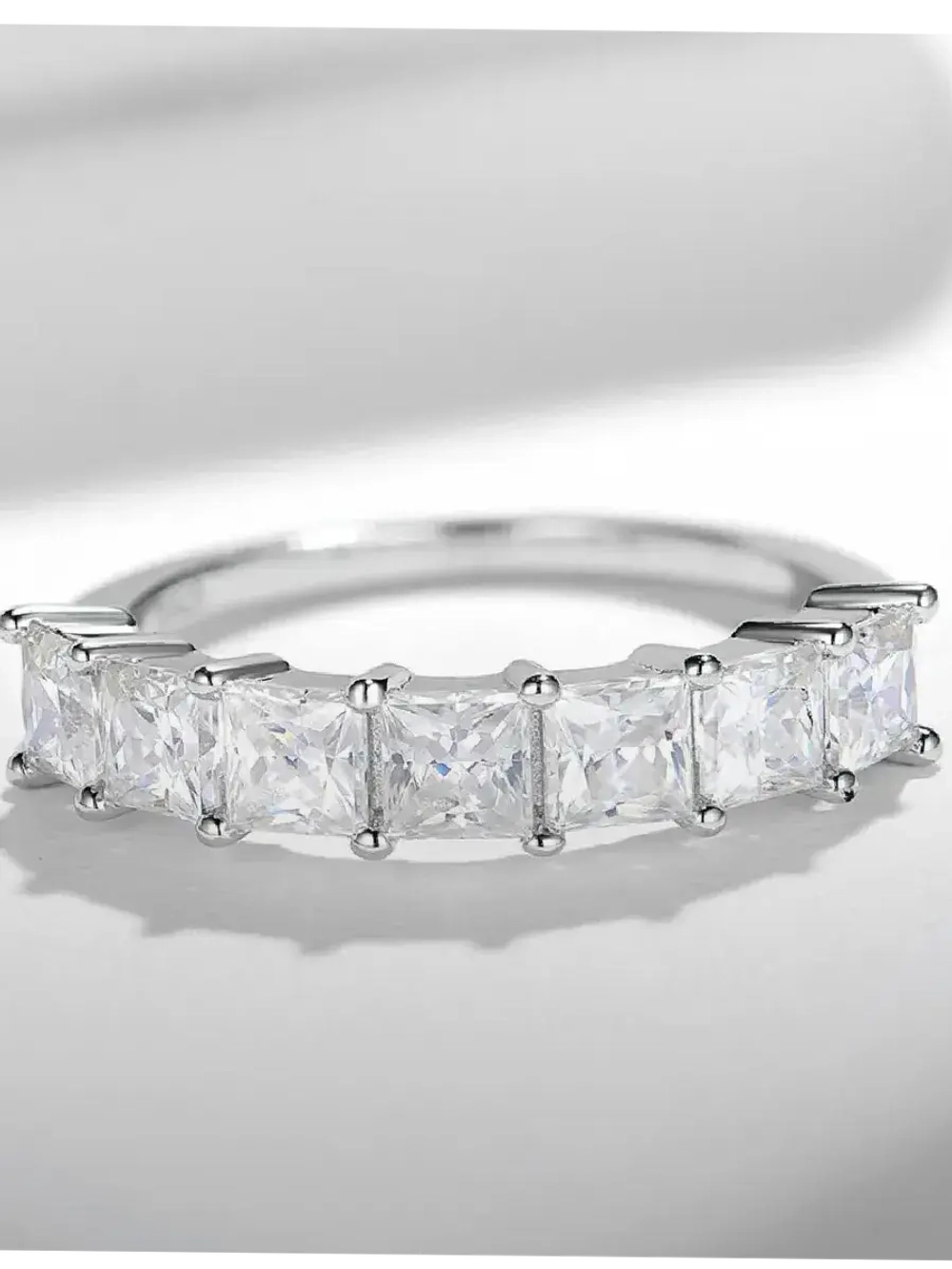 Муассанит принцесса 4×4мм 0.4сt