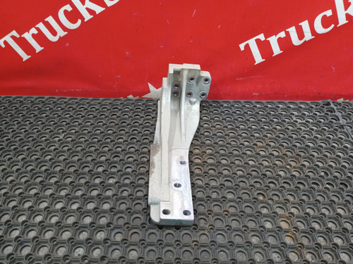 Кронштейн глушителя 2023г