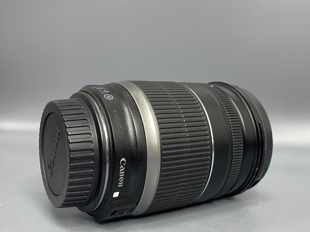 Canon EF-S 18-200mm 3.5-5.6 IS