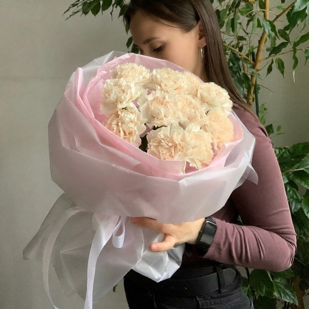 Букет из нежных диантусов Крем-брюле