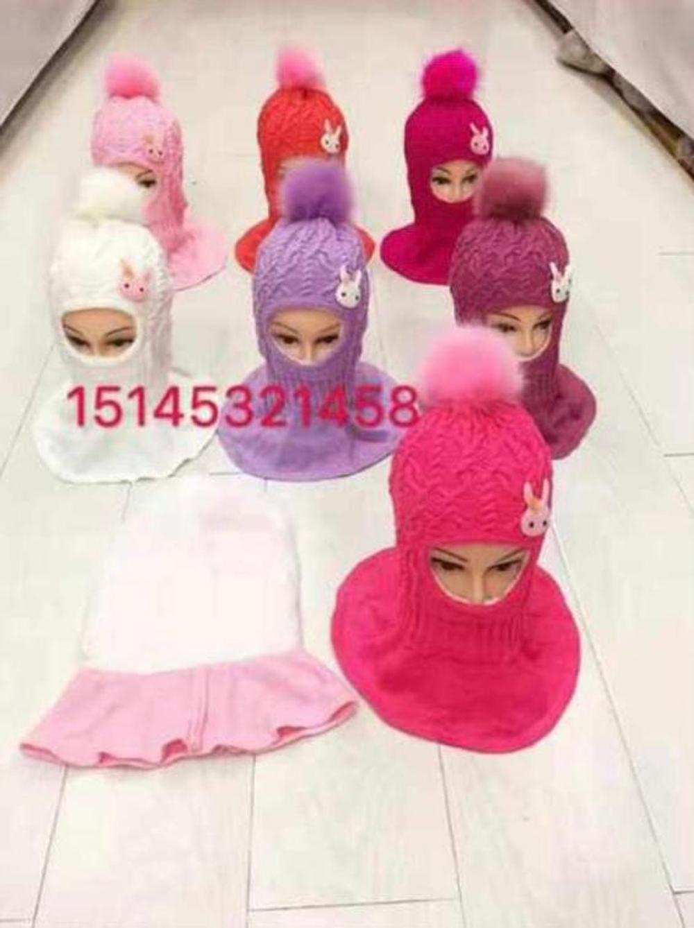 Детская вязаная балаклава с помпоном