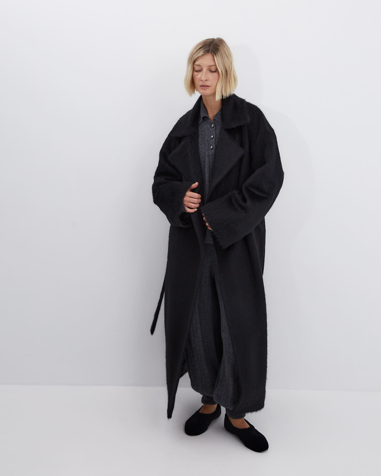 Пальто на поясе из альпака и шерсти черный