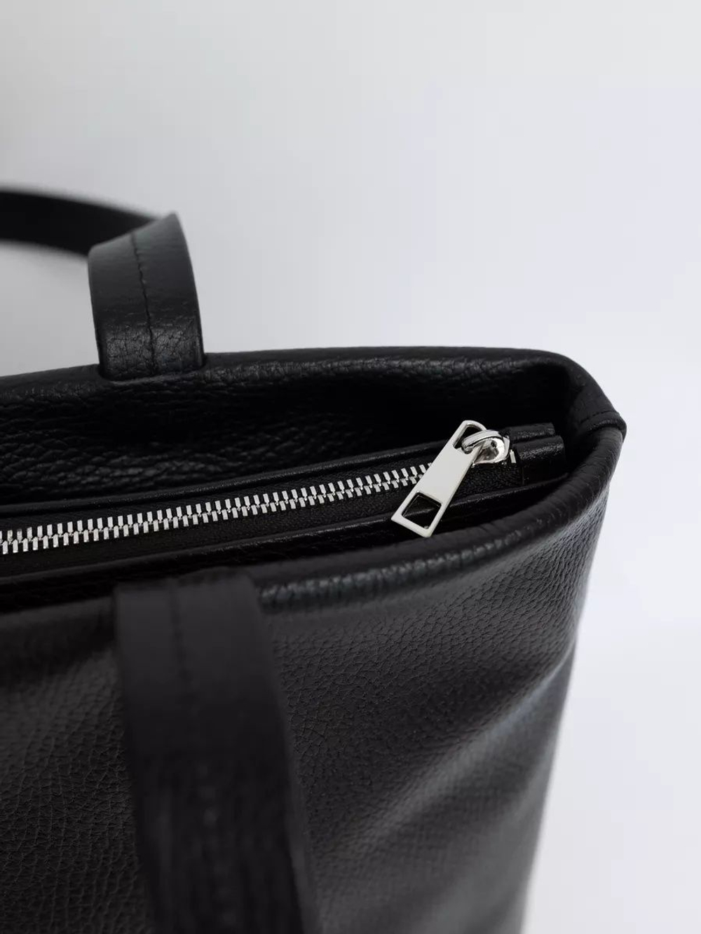 Сумка через плечо из натуральной кожи