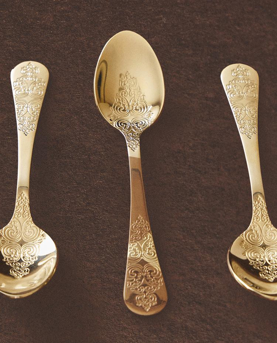 ZARA HOME НАБОР ДЕСЕРТНЫХ ЛОЖЕК С ГРАВИРОВКОЙ (4 ШТ.), ЗОЛОТИСТЫЙ