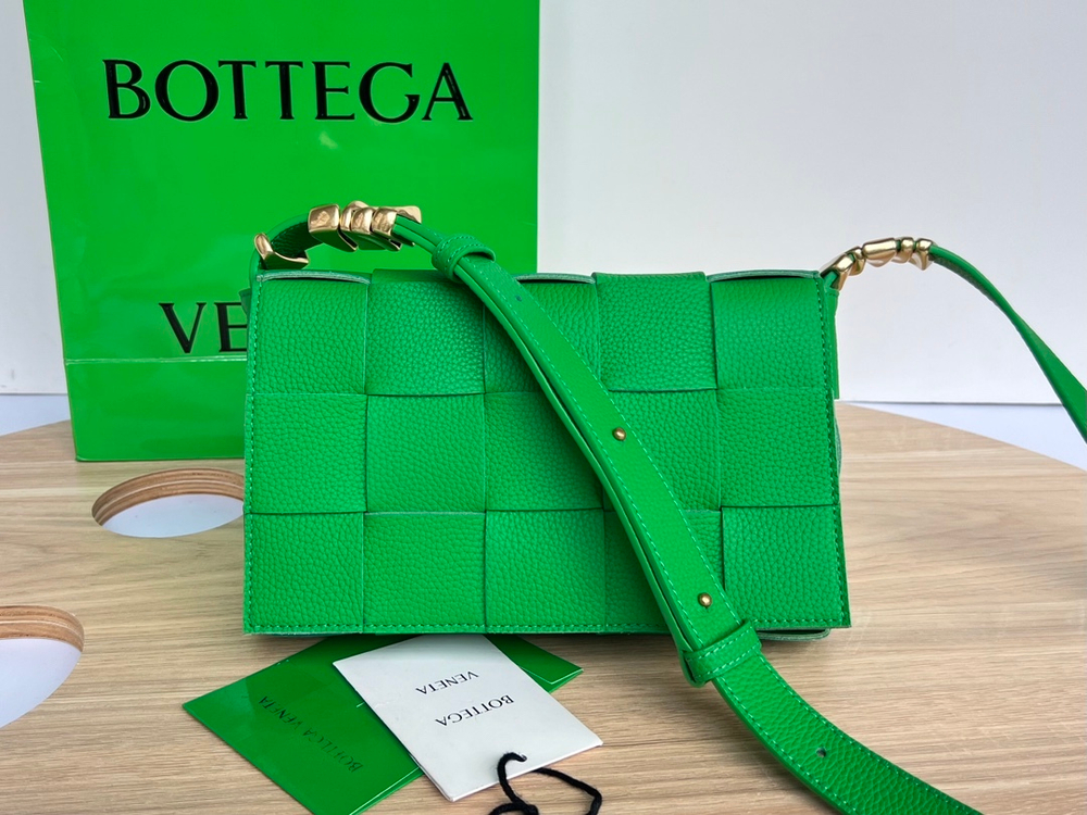 Bottega Veneta Cassette 23 cm