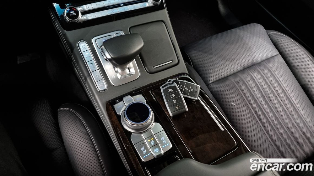 Genesis G90 3.8 AWD (04.2020)