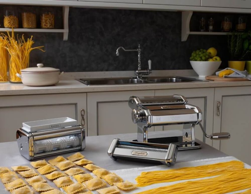 Машинка для изготовления пельменей Атлас 150 с насадками для спагетти и домашней лапши, Pasta Set Marcato, фото