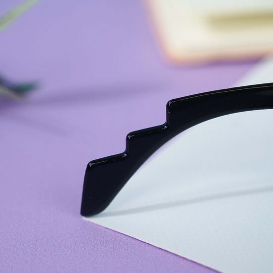 Солнцезащитные очки "Пиксели" черные классика