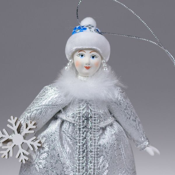 Новая ёлочная игрушка - Снегурочка со снежинкой