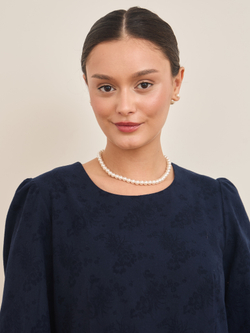 Платье с кружевными вставками