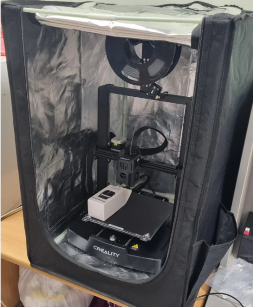 3D-принтер Ender 3 |  в комплекте катушка филамента PLA 1кг , Чехол противопылевой | настроен, готов к работе