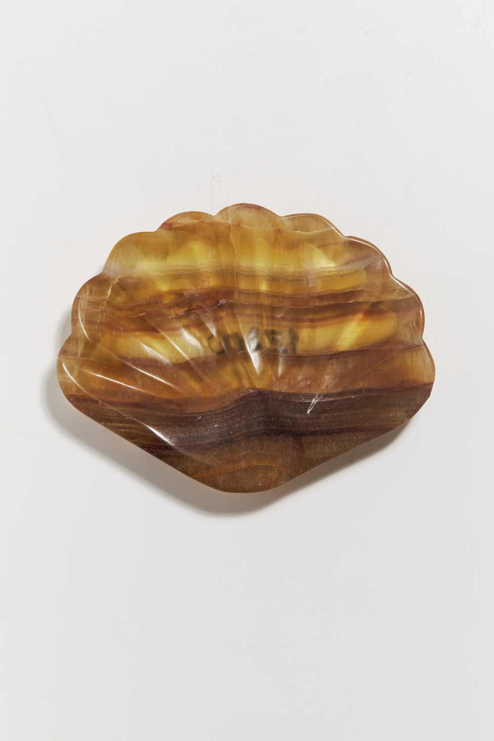 Ракушка из медового флюорита