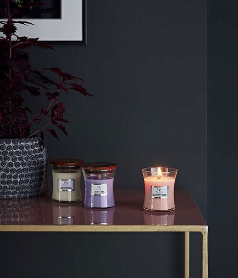 Цветы пачули, ароматическая свеча, WoodWick