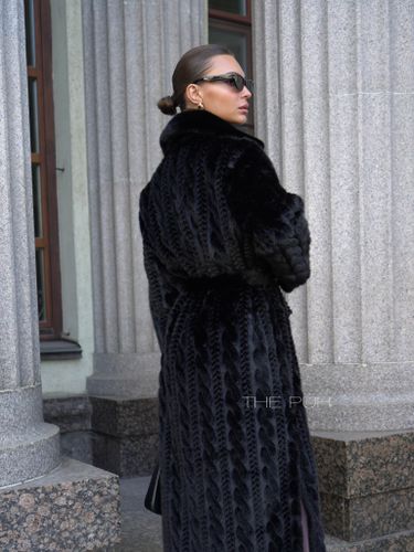 Длинная черная шуба из эко-меха