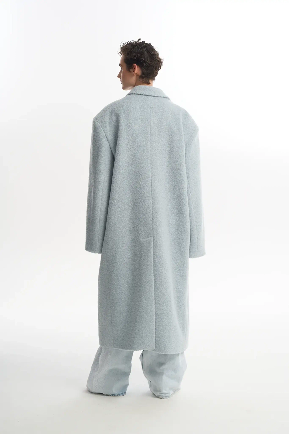 Пальто-халат в голубом цвете