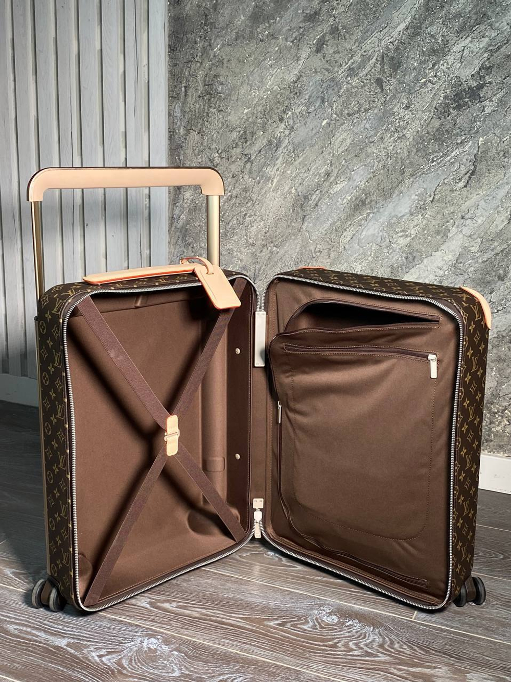 Чемодан Louis Vuitton, арт. 478986094