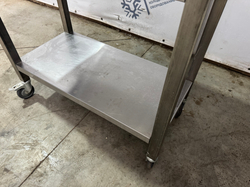 Стол из нержавеющей стали с полкой без борта 900х600х850 (на колесах )