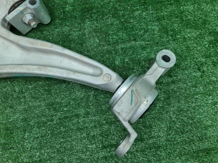 Рычаг передний правый Lixiang L9 (2022-н.в.)