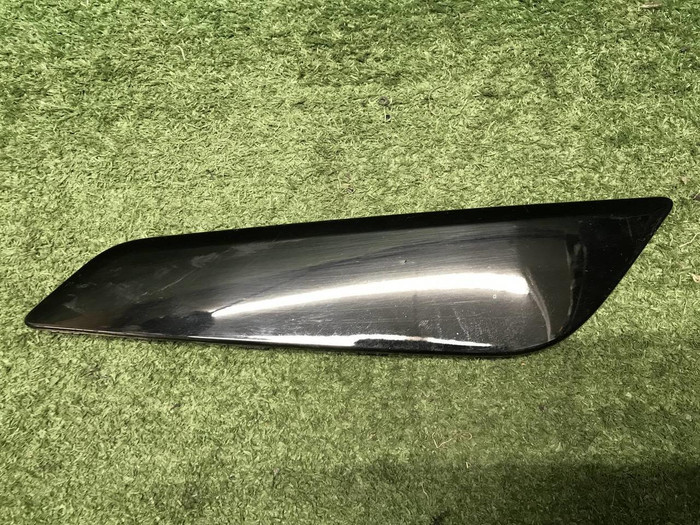 Накладка крыла передняя левая BMW 5er G30 (17-23)