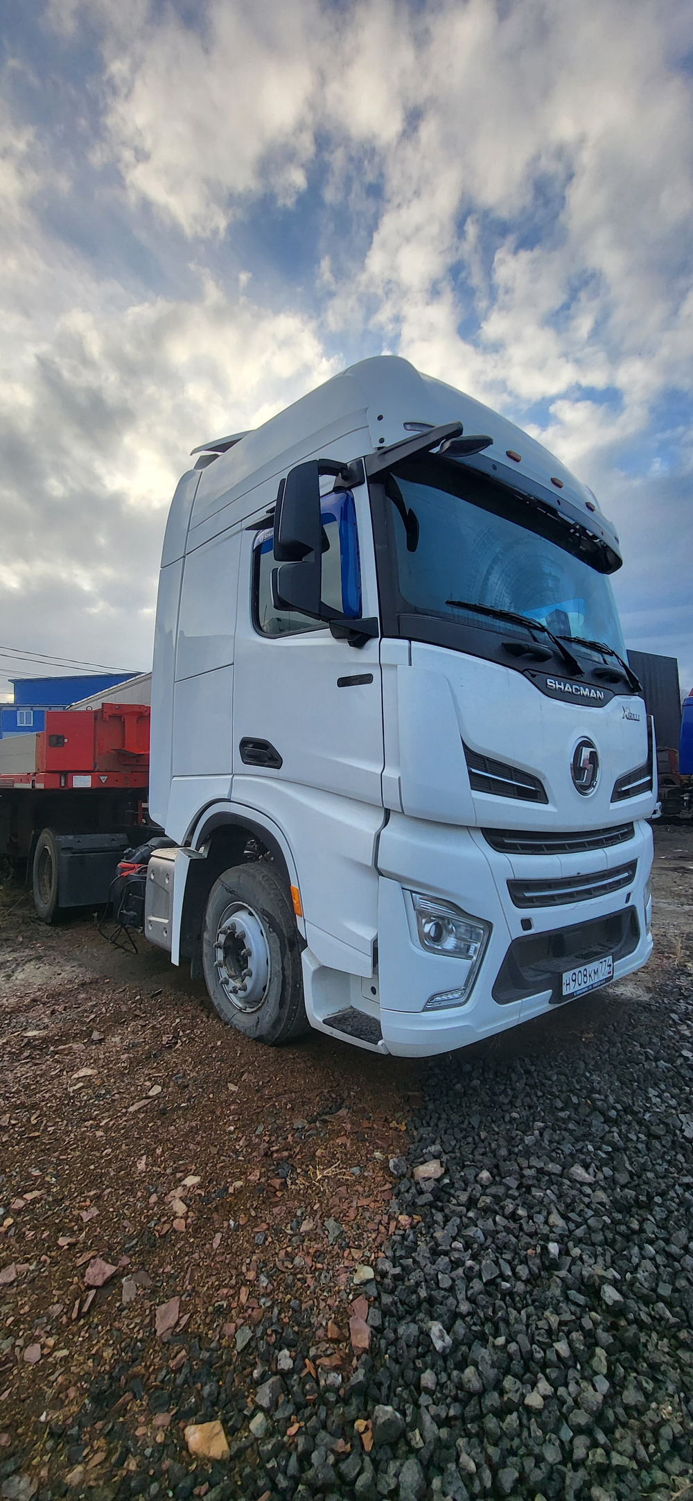 Shacman (Shaanxi) SX* 4x2 Седельный тягач SX4188YY381 (Дизельный, 12,5 л, 473 л.с., МТ)
