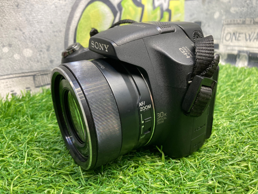 Sony Cyber-shot DSC-HX200