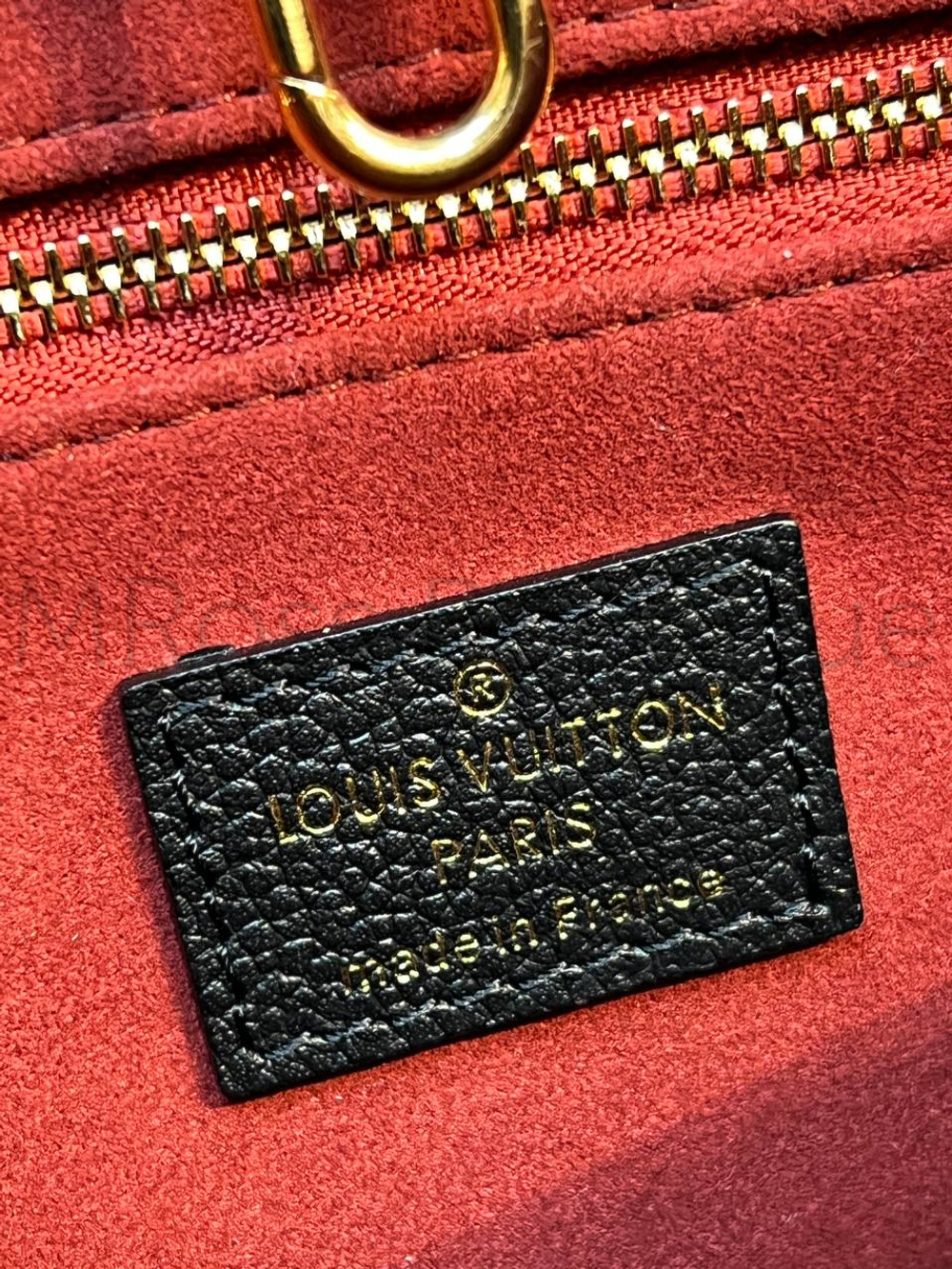 Черная сумка Louis Vuitton Onthego PM с узором монограм