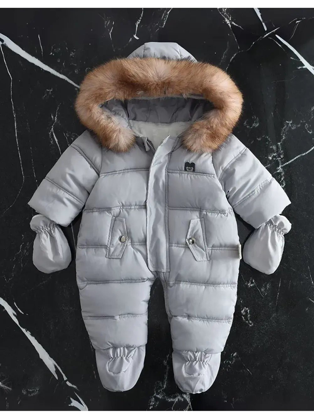 Зимний комбинезон для новорожденного