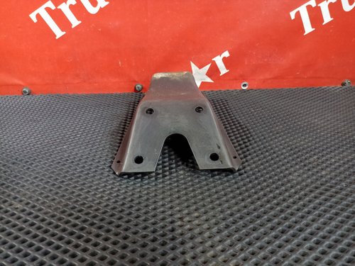 Кронштейн амортизатора переднего