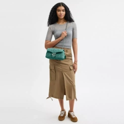 COACH СУМКА ЧЕРЕЗ ПЛЕЧО TABBY 26 С МЯГКОЙ ПОДКЛАДКОЙ, ЗЕЛЕНЫЙ