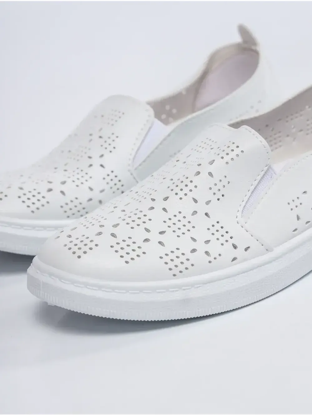 Мокасины летние с перфорацией