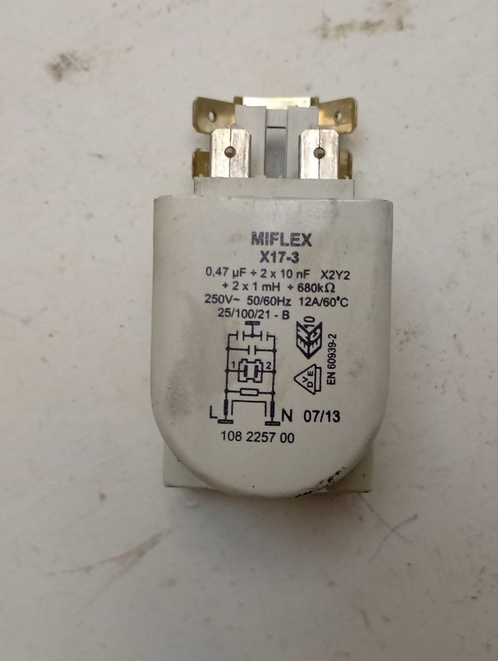 ZWQ5105 кт13 Сетевой фильтр для стиральной машины Electrolux Zanussi AEG 1463511004 б/у