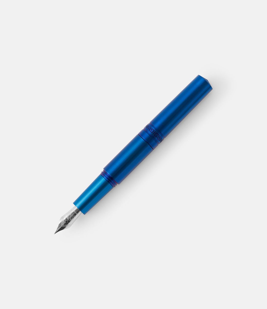Ensso Italia Pocket Blue Titanium — карманная перьевая ручка